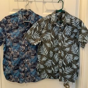 Two Summer Short Sleeve Shirts Sz M